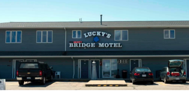 Business Card: Lucky's Bridge Motel