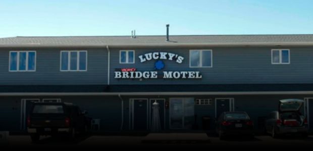 Lucky's Bridge Motel